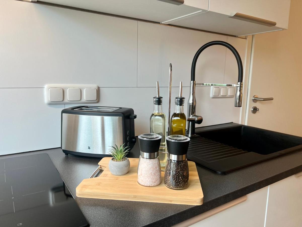 Design Apartment Mit Balkon - Kueche - Netflix Essen Ngoại thất bức ảnh