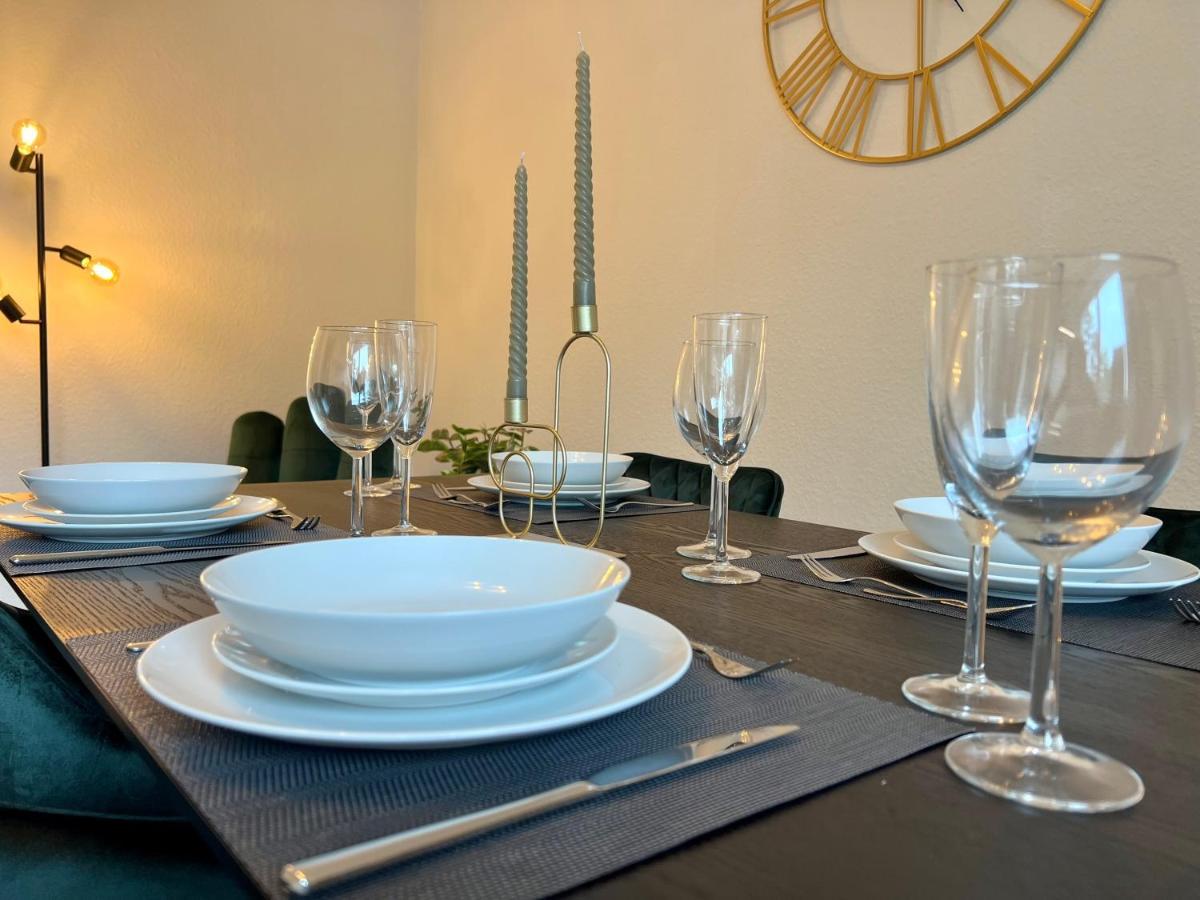 Design Apartment Mit Balkon - Kueche - Netflix Essen Ngoại thất bức ảnh