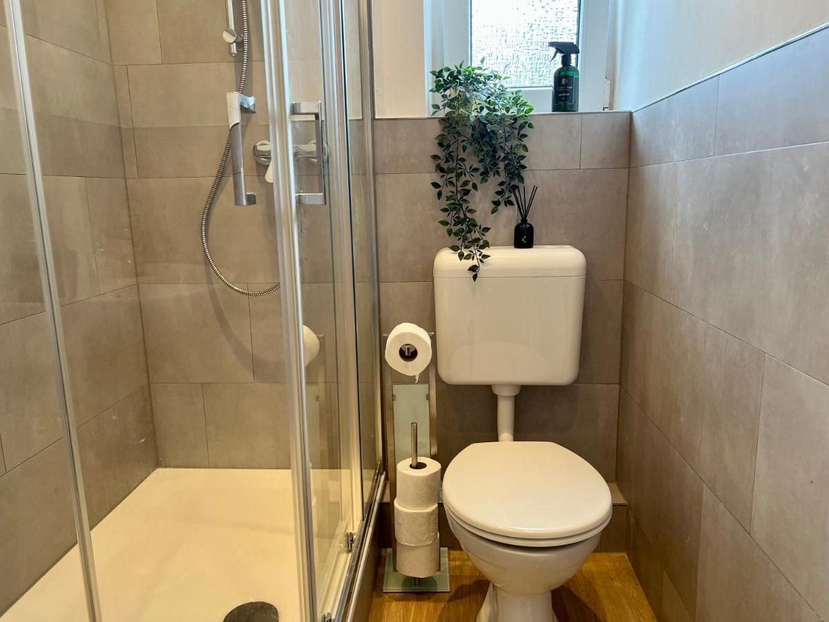 Design Apartment Mit Balkon - Kueche - Netflix Essen Ngoại thất bức ảnh