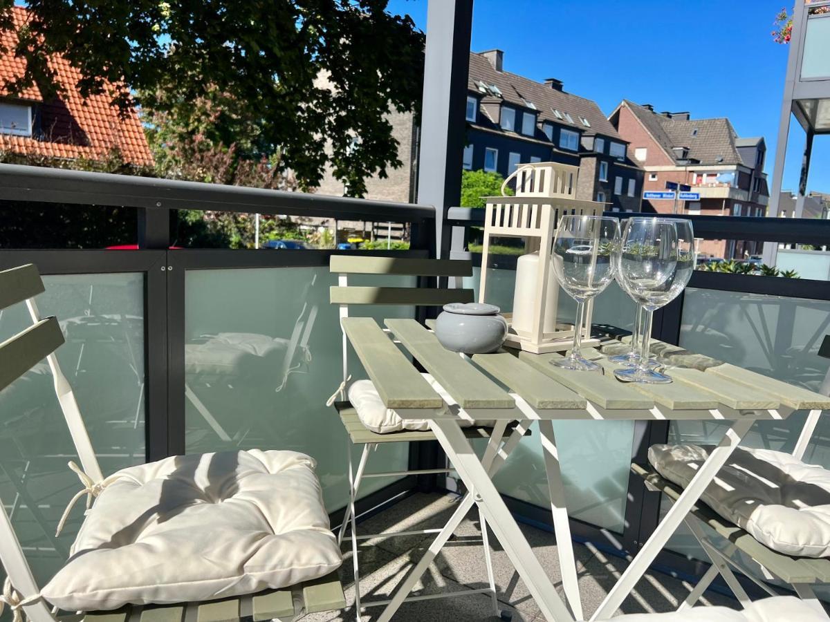 Design Apartment Mit Balkon - Kueche - Netflix Essen Ngoại thất bức ảnh